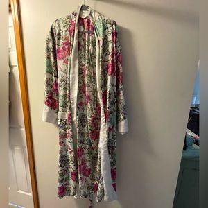 Victorias Secret Silky Kimono Robe